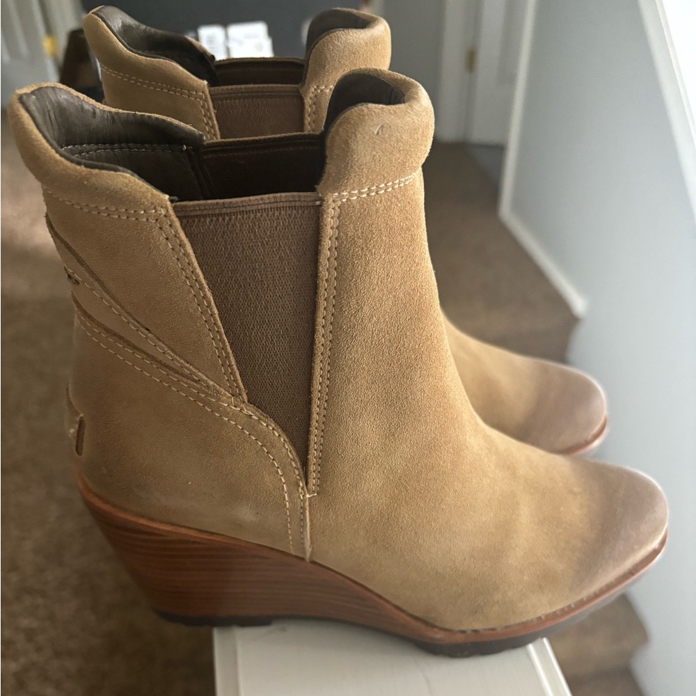 Sorel After Hours Chelsea boots